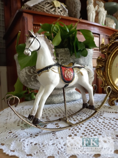 FIGURA KOŃ NA BIEGUNACH 18,5 CM