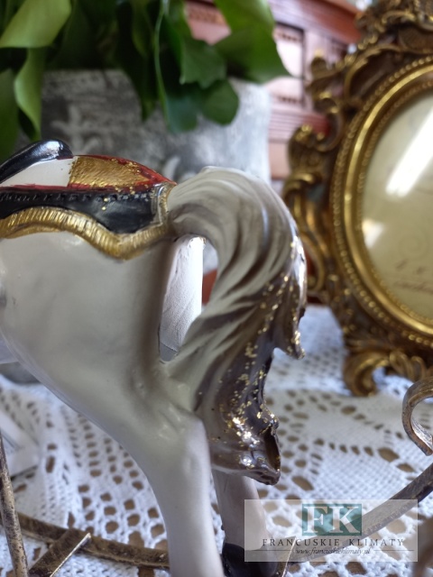FIGURA KOŃ NA BIEGUNACH 18,5 CM