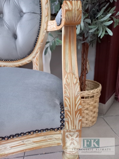 FRANCUSKI FOTEL medalion LUDWIK PLUSZ