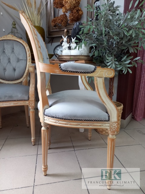 FRANCUSKI FOTEL medalion LUDWIK PLUSZ