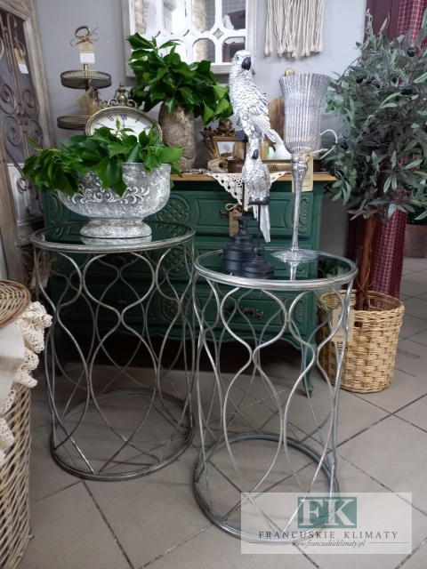 STOLIK METALOWY 63 cm W KOLORZE SREBRA Z LUSTRZANYM BLATEM