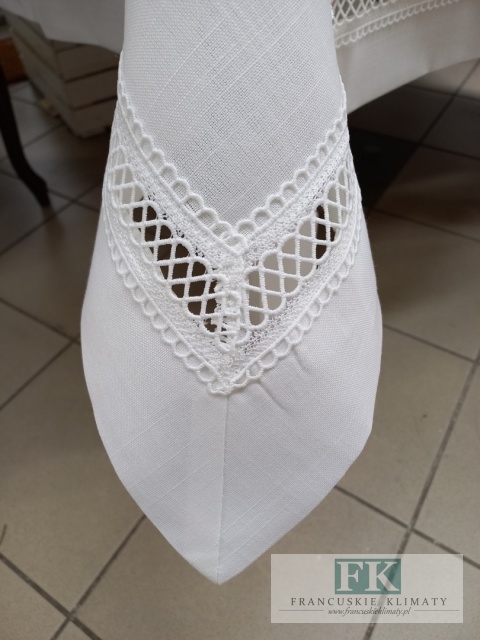 OBRUS 140x220 HAFT MEREŻKA , PROWANSJA