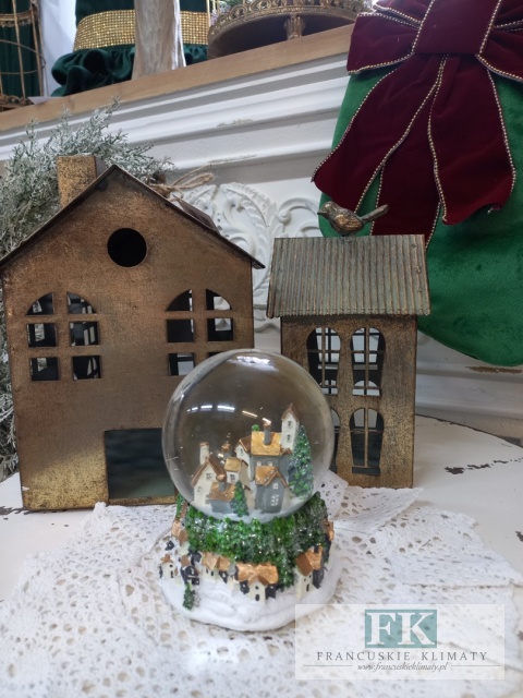 KULA ŚNIEŻNA Z POZYTYWKĄ 15 CM "KOŚCIÓŁEK"