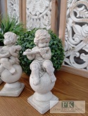 FIGURKA ANIOŁ NA KULI Z FLETEM 19 CM
