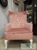 ZACHWYCAJĄCY FOTEL USZAK 117 CM plusz brudny róż