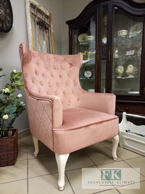 ZACHWYCAJĄCY FOTEL USZAK 117 CM plusz brudny róż