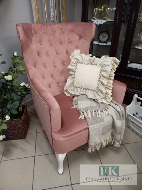 ZACHWYCAJĄCY FOTEL USZAK 117 CM plusz brudny róż