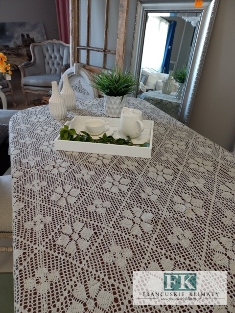 OBRUS NICIANY 140 / 200 CM , 100 % BAWEŁNA tkany klockowo SZYDEŁKOWY