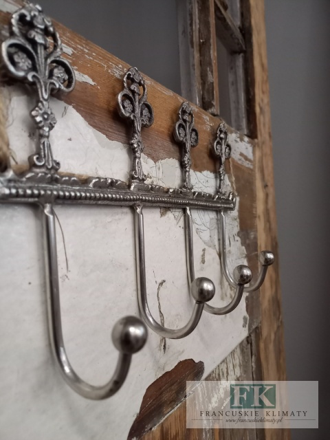 METALOWY WIESZAK ŚCIENNY Z 4 HAKAMI 23,5 CM , SREBRNY