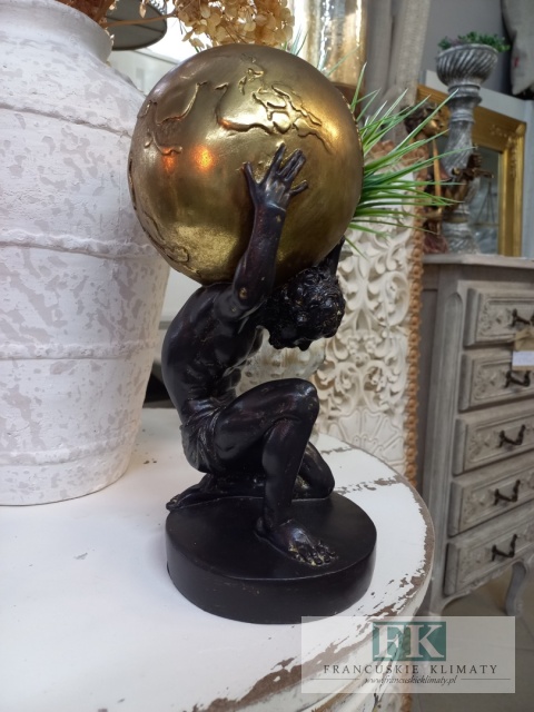 FIGURA ATLAS 28,5 cm Z KULĄ ZIEMSKĄ
