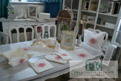 BIEŻNIK SERWETKA Z KOLEKCJI CZERWONE SERCE 85X85 PROWANSJA SHABBY CHIC VINTAGE LOFT BIEŻNIK SERWETKA Z KOLEKCJI CZERWONE SERCE 85X85 PROWANSJA SHABBY CHIC VINTAGE LOFT