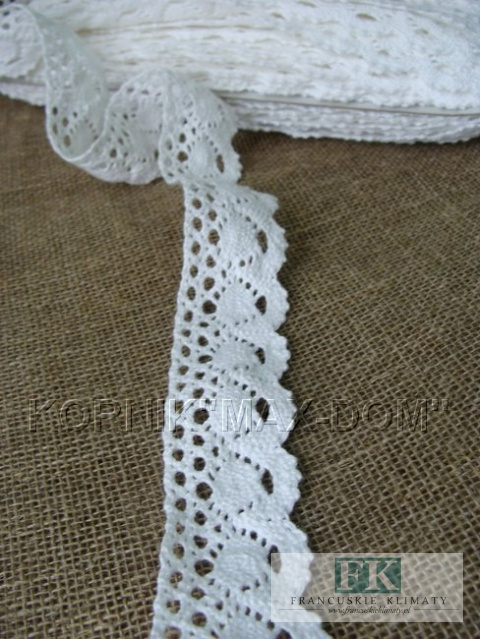 Zazdrostka batyst koronka biel, krem PROWANSJA
