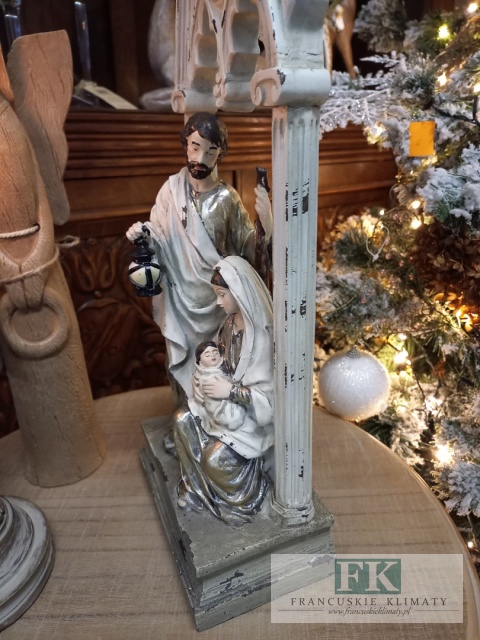 SZOPKA BOŻONARODZENIOWA - RODZINA ŚWIĘTA " KOŚCIÓLEK  " 59,5 cm