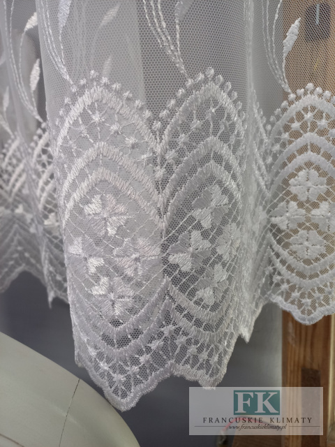 FIRANA TIUL PIĘKNY HAFT 400/140 BIEL